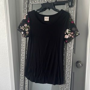 Soft Tee with sleeve details